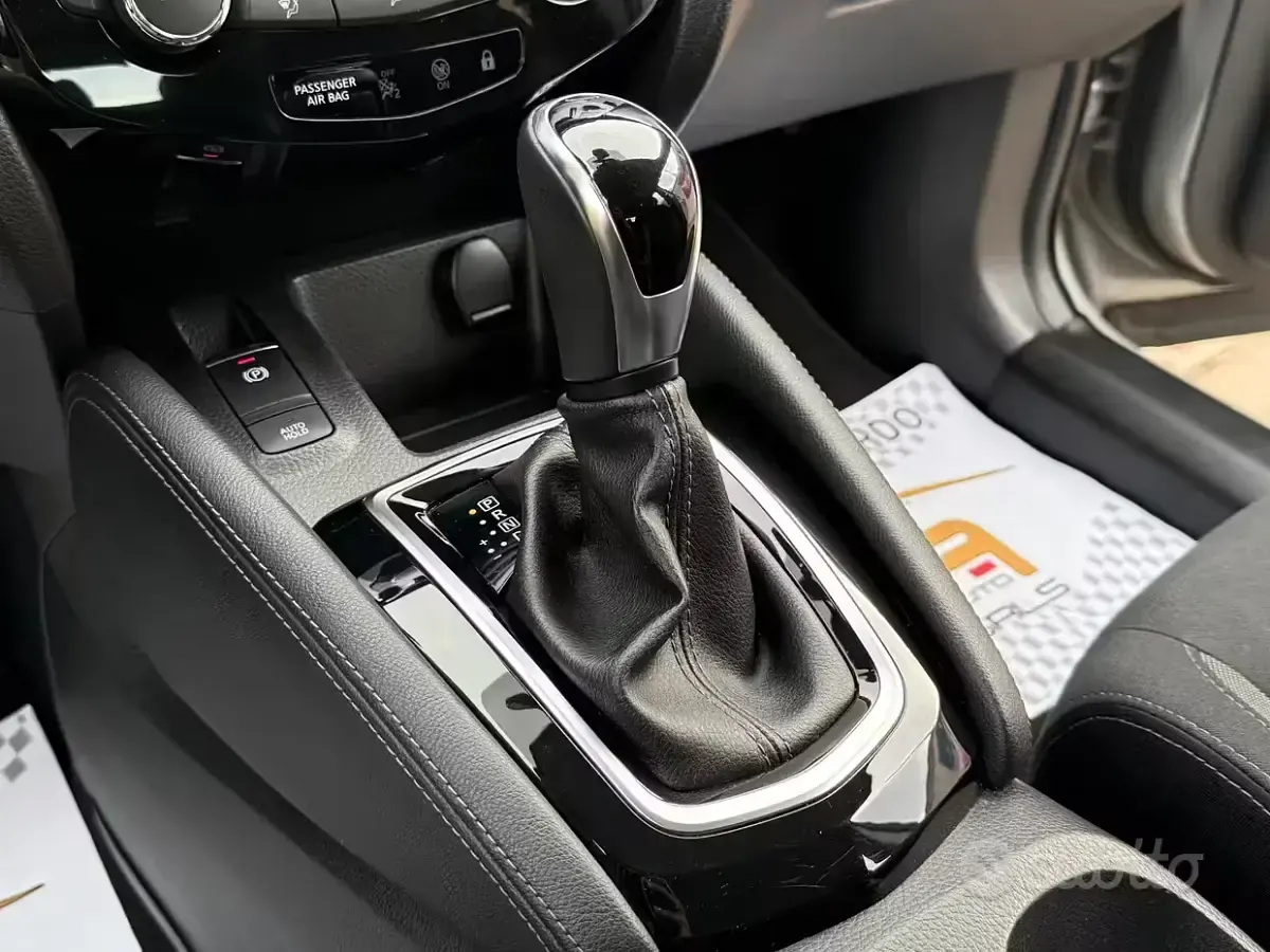 Usata Nissan Qashqai 116 CV (85 kW) 2020 Grigio SUV