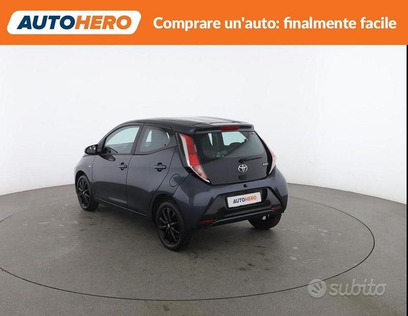 Usata Toyota Aygo X-play 69 CV (50 kW) 2017 Grigio Utilitaria