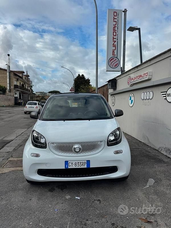 Bianco Usata 2016 Smart ForTwo Cabrio Passion Cabrio | 12.900 € (Buon prezzo) - Immagine 1/4