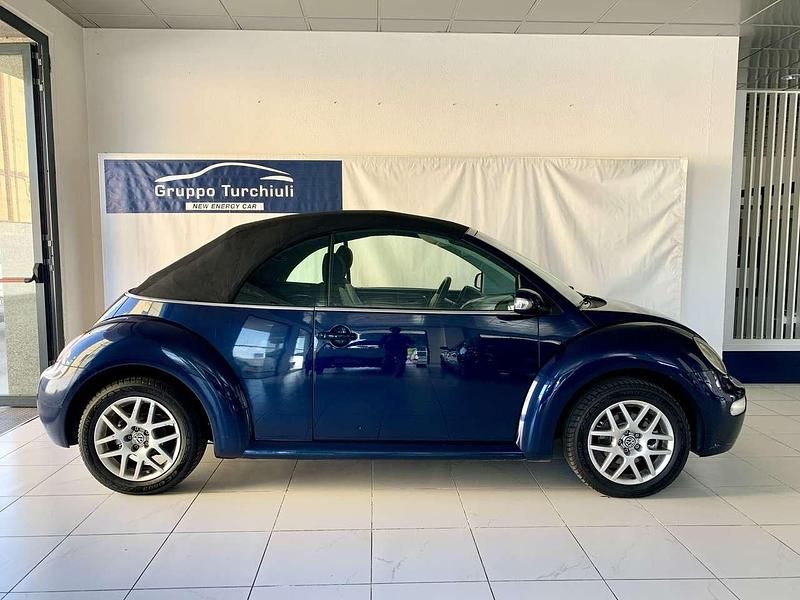 Usata VW New Beetle 101 CV (74 kW) 2005 Blu/azzurro Utilitaria