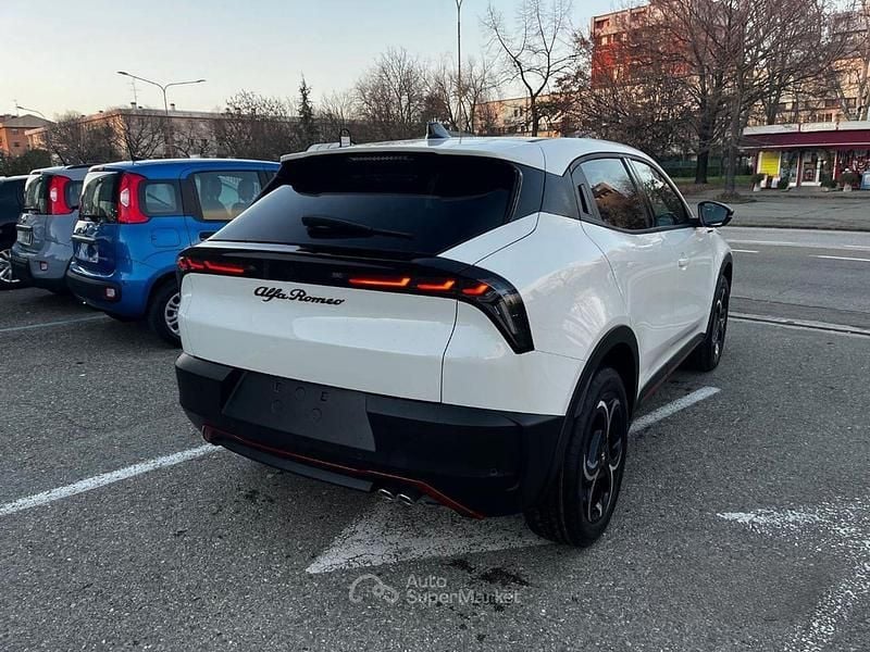 Nuova Alfa Romeo Junior 145 CV (106 kW) 2025 Bianco SUV
