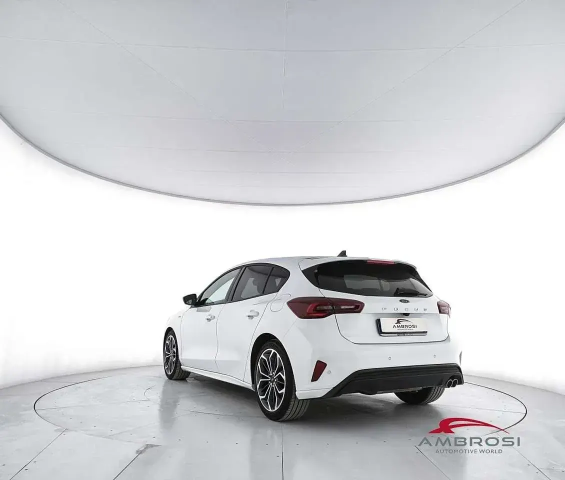 Usata Ford Focus ST-Line X 116 CV (85 kW) 2024 Bianco Berlina
