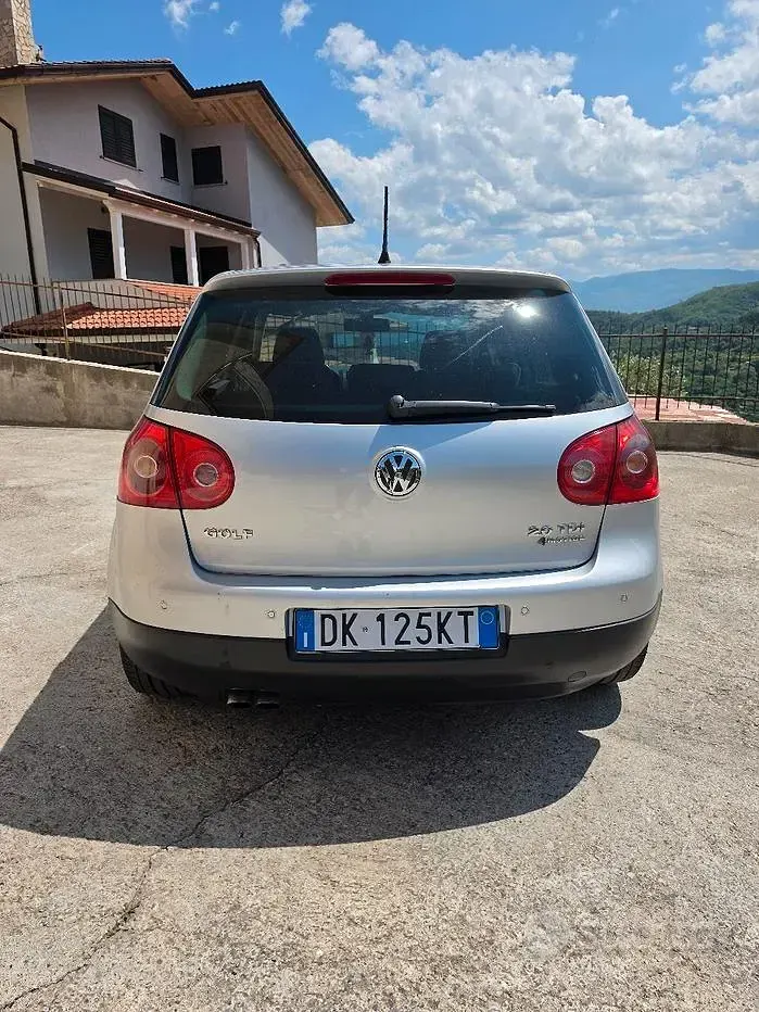 Usata VW Golf V 140 CV (102 kW) 2007 Grigio Berlina