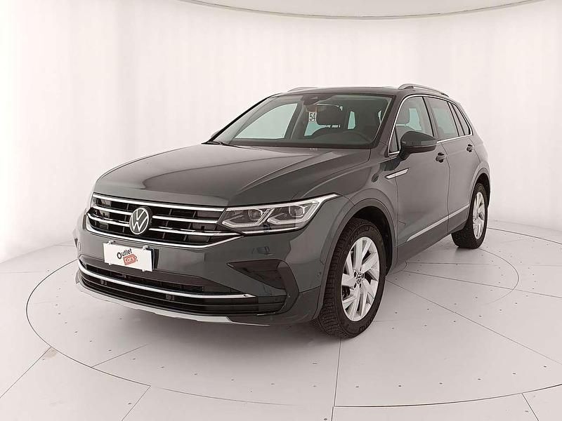 Usata VW Tiguan Elegance 150 CV (110 kW) 2023 Dolphin grey metallizzato SUV