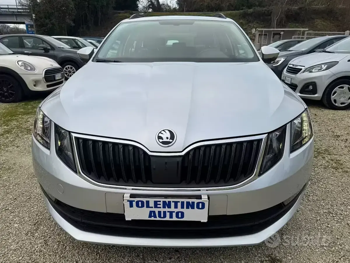 Usata Skoda Octavia Executive 116 CV (85 kW) 2020 Grigio Station wagon