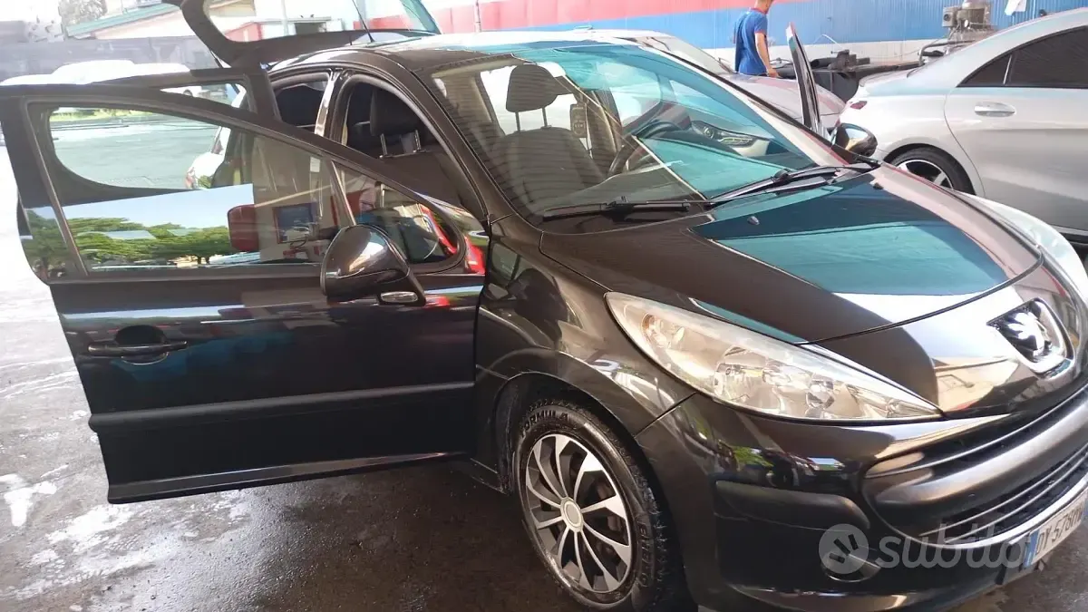 Usata Peugeot 207 73 CV (53 kW) 2009 Nero Berlina