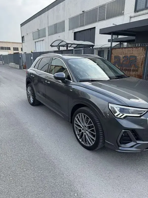 Usata Audi Q3 S-Line 150 CV (110 kW) 2024 Grigio SUV