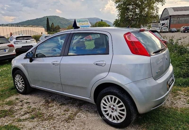 Usata Fiat Grande Punto Dynamic 77 CV (56 kW) 2009 Argento Utilitaria