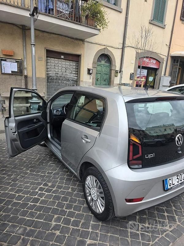 Usata VW up! Sportline 65 CV (47 kW) 2022 Grigio Utilitaria