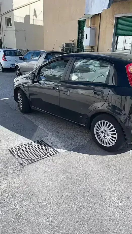 Usata Fiat Grande Punto 75 CV (55 kW) 2006 Nero Utilitaria
