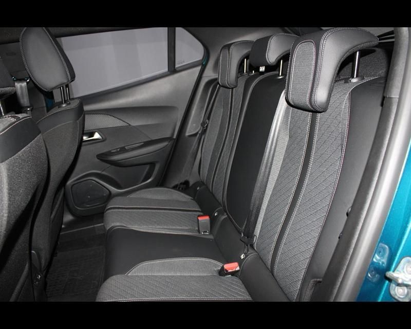 Usata Peugeot 2008 Allure 131 CV (96 kW) 2025 Blu SUV