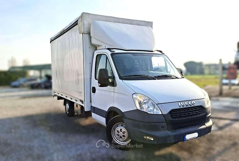Usata Iveco Daily 145 CV (106 kW) 2013 Bianco Furgone