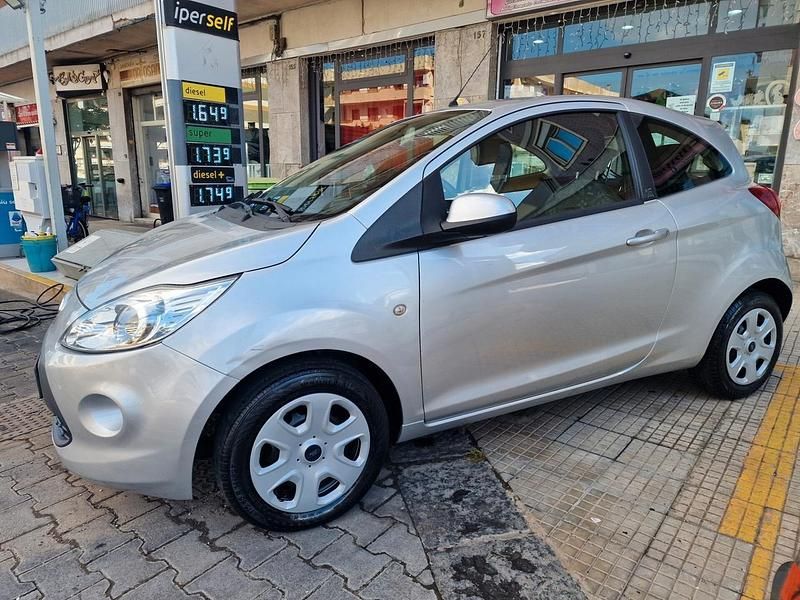 Usata Ford Ka 69 CV (50 kW) 2016 Argento Berlina