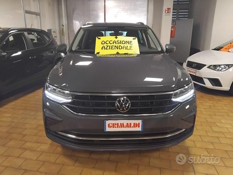 Usata VW Tiguan Life 150 CV (110 kW) 2022 Dolphin grey / metallizzato SUV