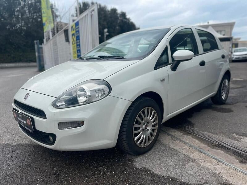 Usata Fiat Punto Street 69 CV (50 kW) 2016 Bianco Utilitaria