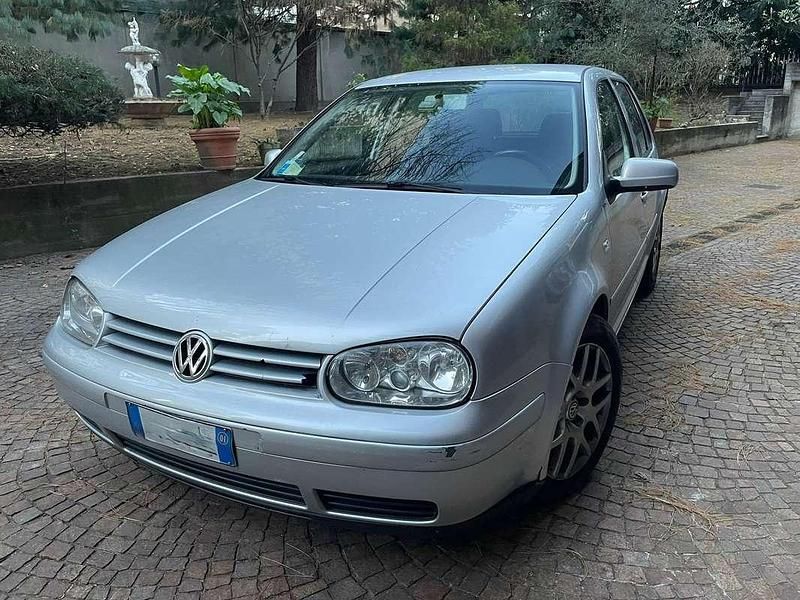 Usata VW Golf Comfortline 102 CV (75 kW) 2001 Argento Berlina