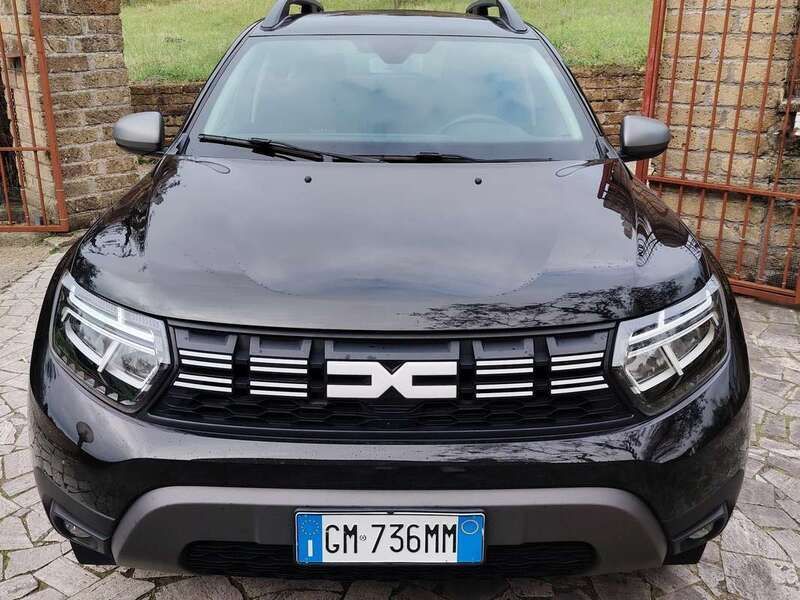 Nero Usata 2023 Dacia Duster Journey SUV | 18.500 € (Buon prezzo) - Immagine 1/4