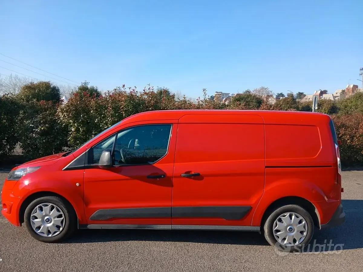 Usata Ford Transit Connect 120 CV (88 kW) 2017 Rosso Monovolume