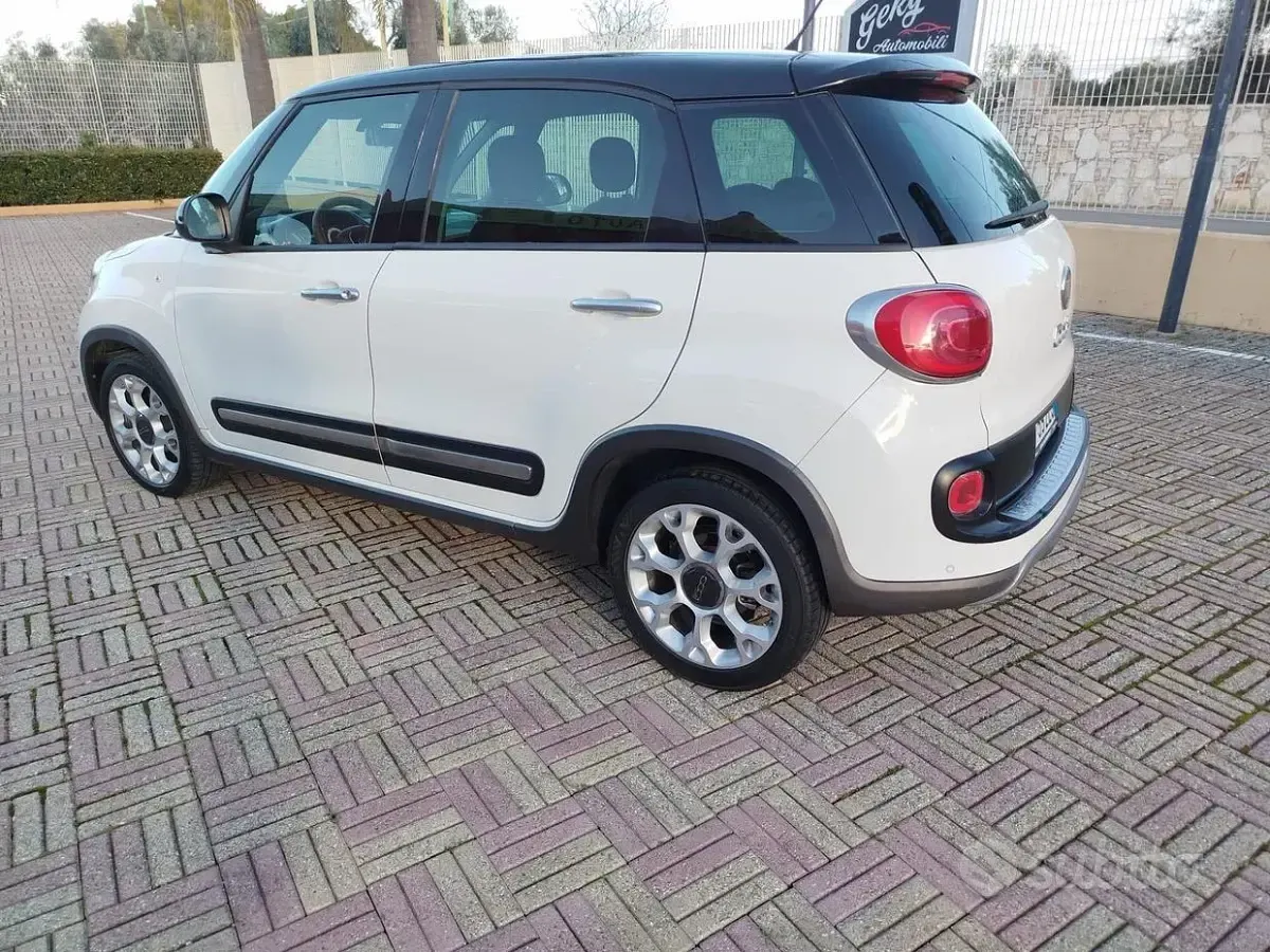 Usata Fiat 500L Trekking 105 CV (77 kW) 2014 Bianco Monovolume