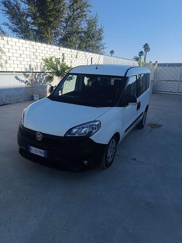 Usata 2017 Fiat Doblò Pop Monovolume | 7900 € (Buon prezzo) - Immagine 1/4