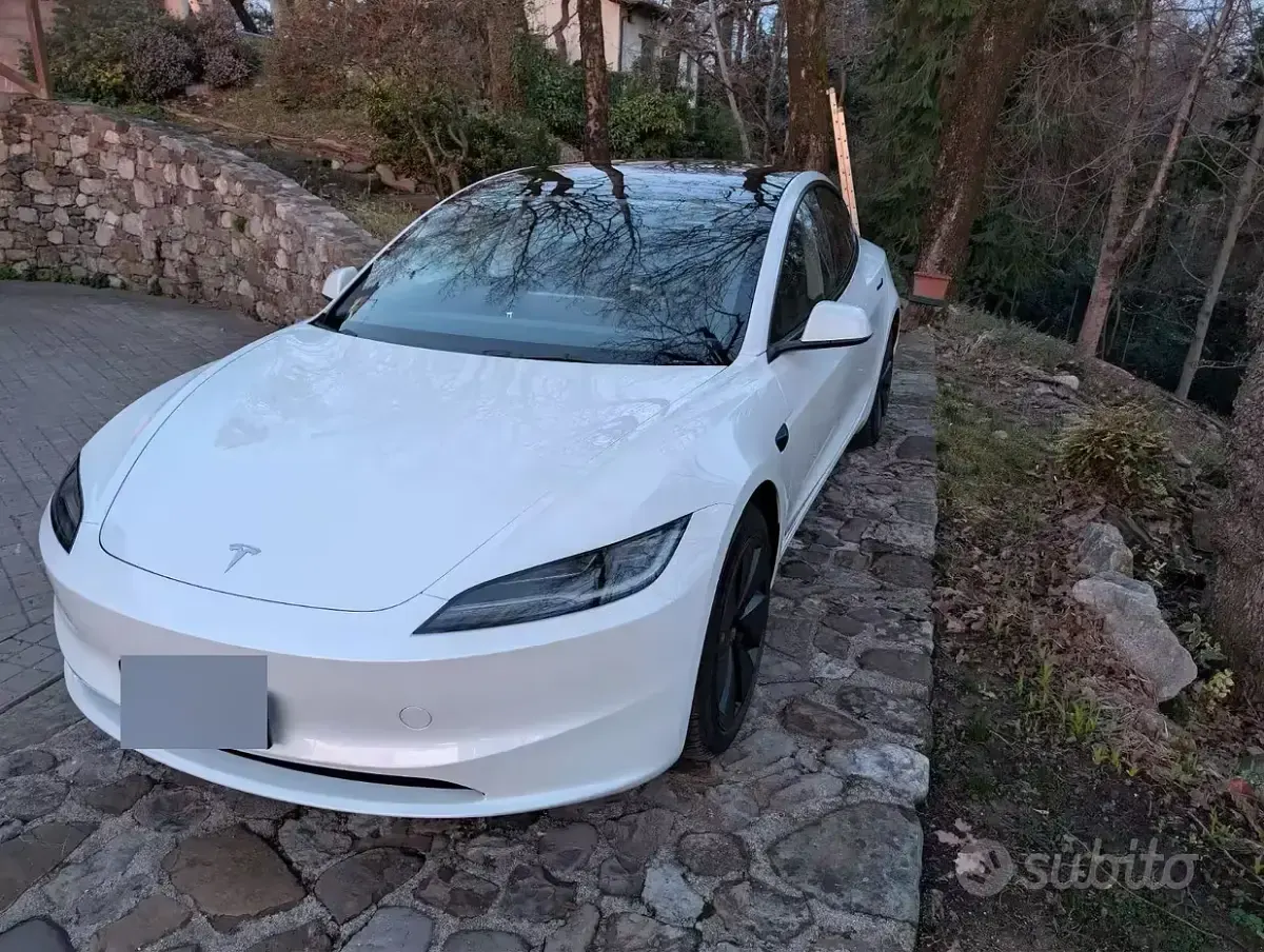 Usata Tesla Model 3 Long Range AWD 152 kW (208 CV) 2025 Bianco Berlina