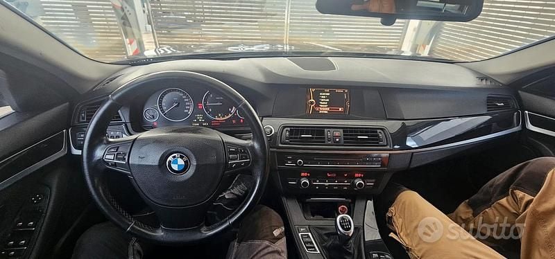 Usata BMW 520 Comfort Edition 184 CV (135 kW) 2012 Blu Station wagon
