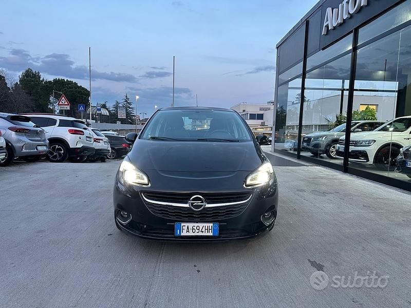 Usata Opel Corsa 90 CV (66 kW) 2015 Nero Utilitaria