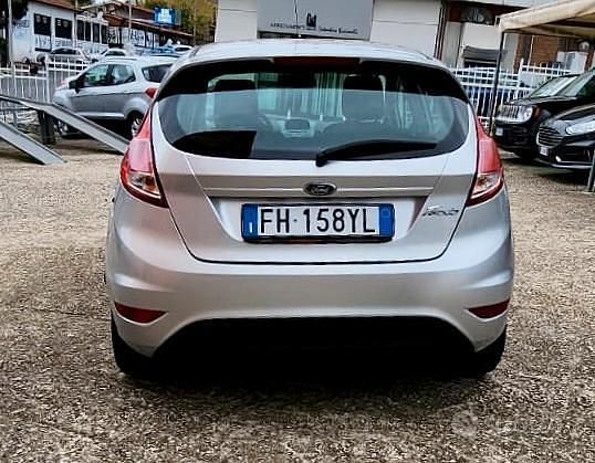 Usata Ford Fiesta 60 CV (44 kW) 2017 Grigio Utilitaria