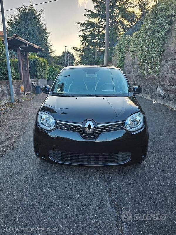 Nero Usata 2023 Renault Twingo Due volumi | 11.000 € (Buon prezzo) - Immagine 1/4