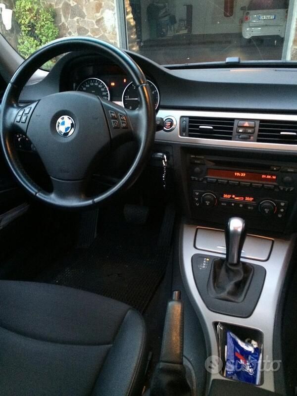 Grigio Usata 2006 BMW 320 Station wagon | 5900 € (Cara) - Immagine 1/4