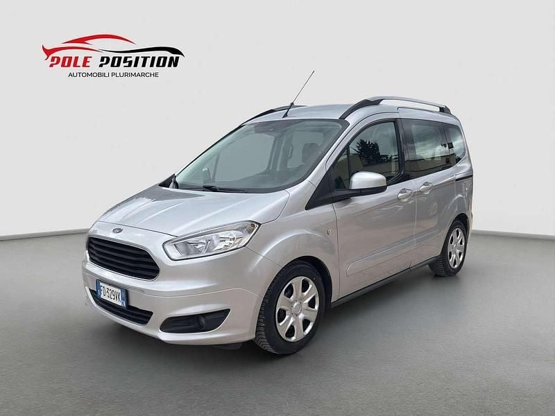 Usata Ford Tourneo Courier Titanium 95 CV (69 kW) 2016 Argento Monovolume