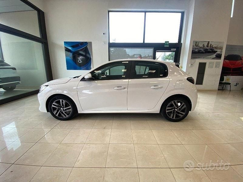 Usata Peugeot 208 Active 75 CV (55 kW) 2020 Bianco Utilitaria