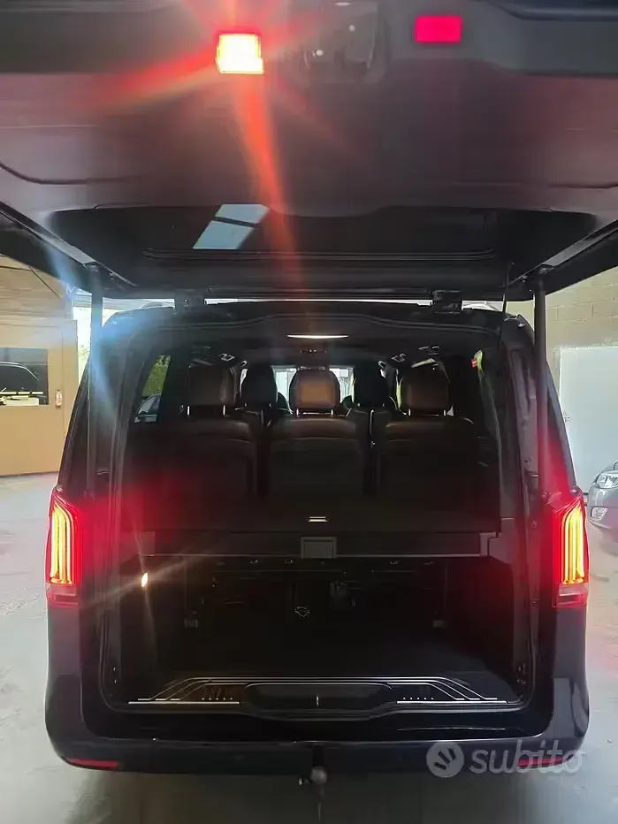 Usata Mercedes V250 Premium 190 CV (139 kW) 2016 Nero Monovolume
