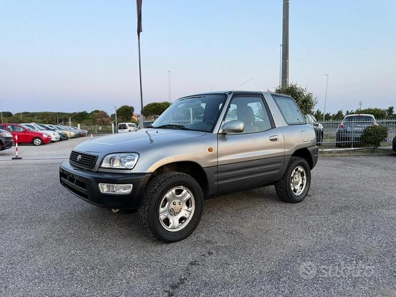 Usata Toyota RAV4 128 CV (94 kW) 1999 SUV