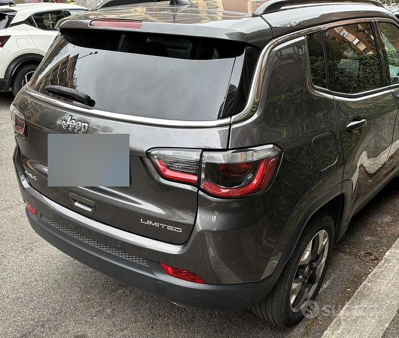Usata Jeep Compass Limited 140 CV (102 kW) 2017 Grigio SUV