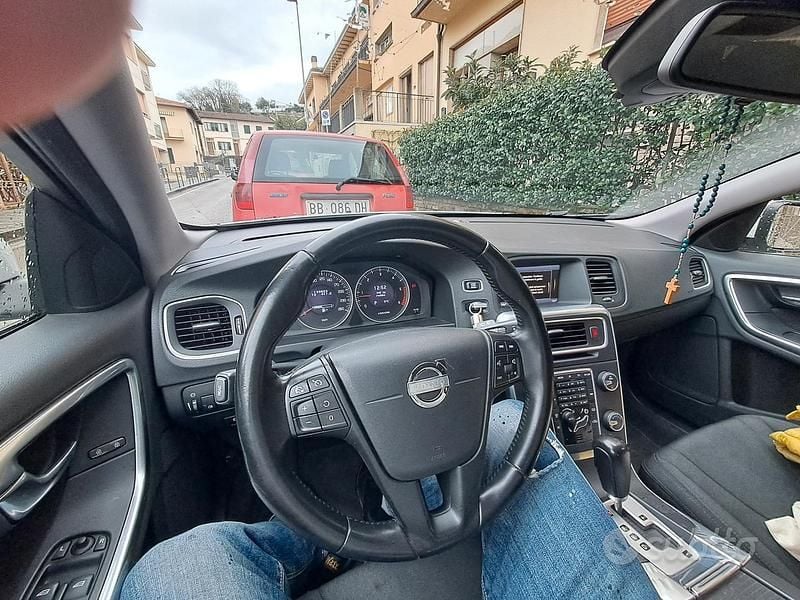 Usata Volvo V60 Summum 163 CV (119 kW) 2012 Bianco Station wagon