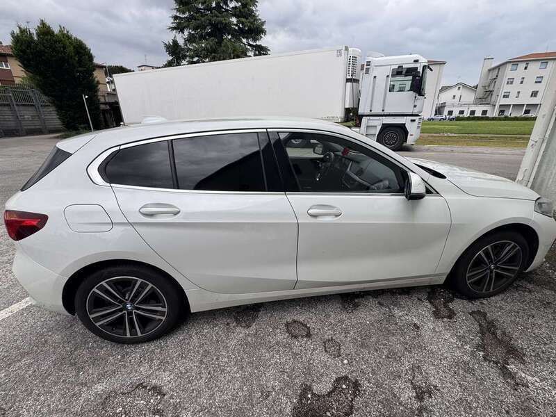 Usata 2020 BMW 118 Sport Line Due volumi | 18.000 € (Super prezzo) - Immagine 1/4