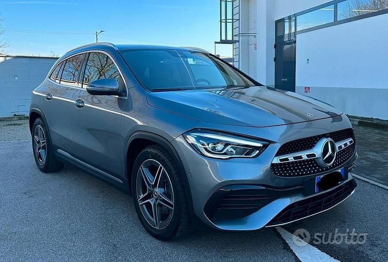 Usata Mercedes GLA200 Premium 150 CV (110 kW) 2021 Grigio SUV