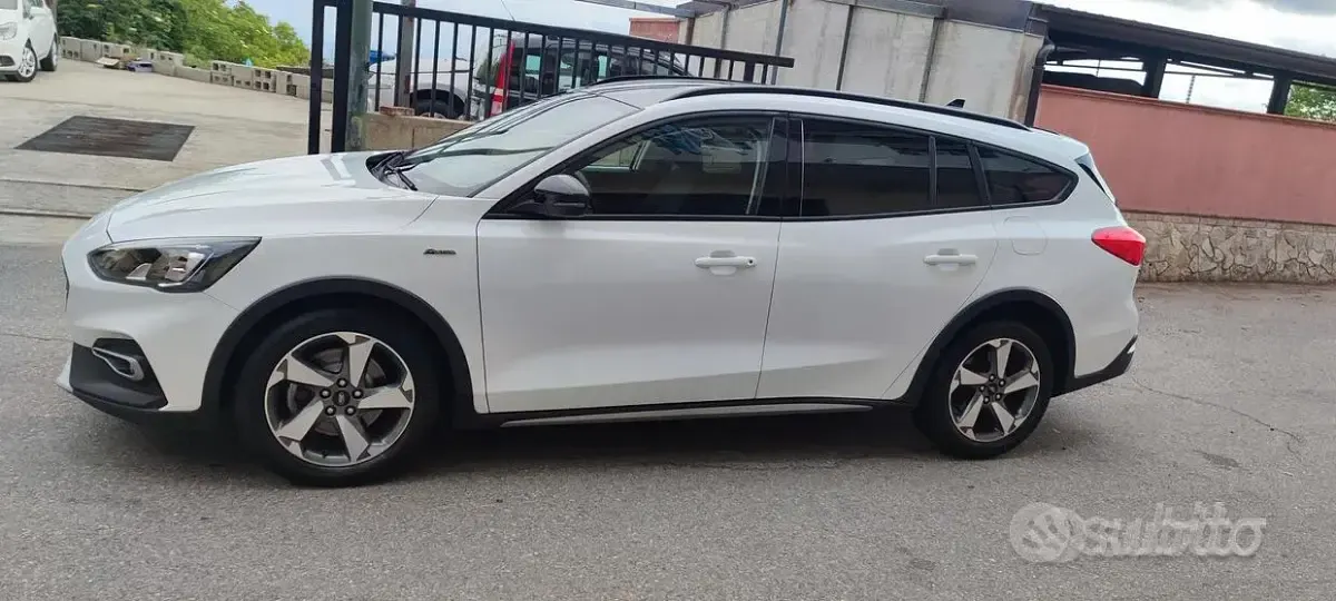 Usata Ford Focus Active 120 CV (88 kW) 2020 Bianco Station wagon
