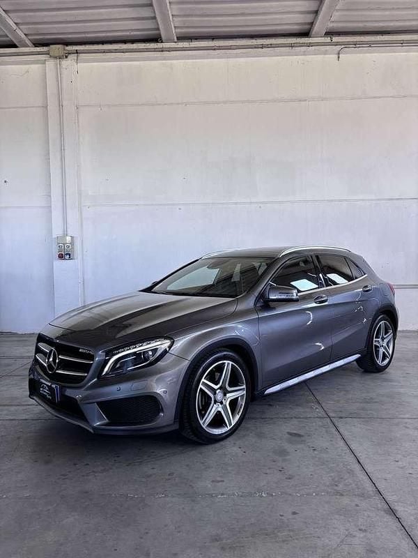 Gebraucht Mercedes GLA220 Premium 170 PS (125 kW) 2015 Grau SUV