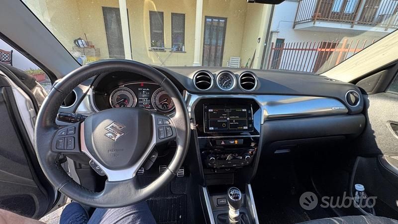 Usata Suzuki Vitara 140 CV (102 kW) 2022 Grigio SUV