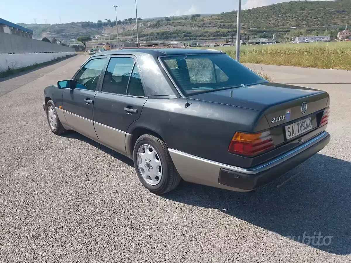Usata Mercedes 200 122 CV (89 kW) 1990 Berlina