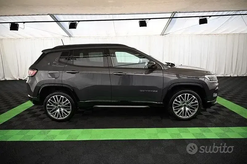 Usata Jeep Compass Summit 131 CV (96 kW) 2025 Grigio SUV