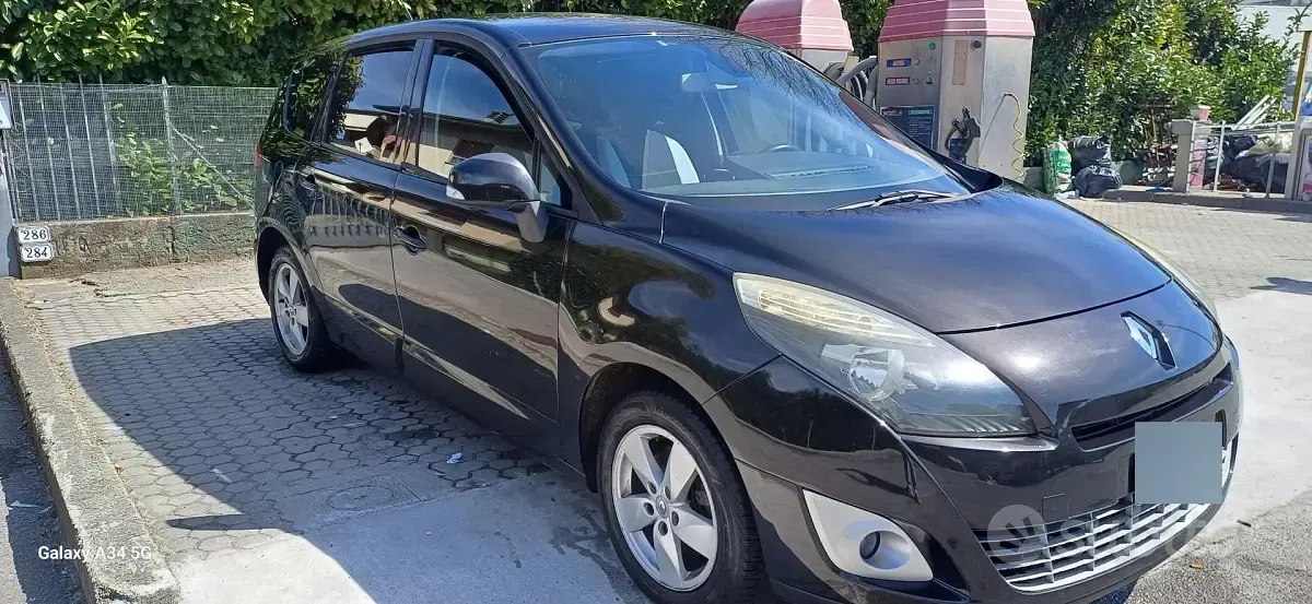 Usata Renault Grand Scénic II 110 CV (80 kW) 2009 Nero Monovolume