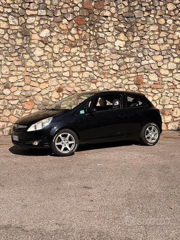 Usata Opel Corsa 2006 Nero Utilitaria