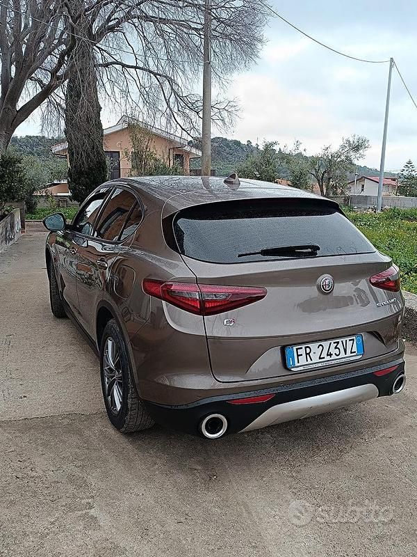 Usata Alfa Romeo Stelvio 180 CV (132 kW) 2018 Marrone SUV