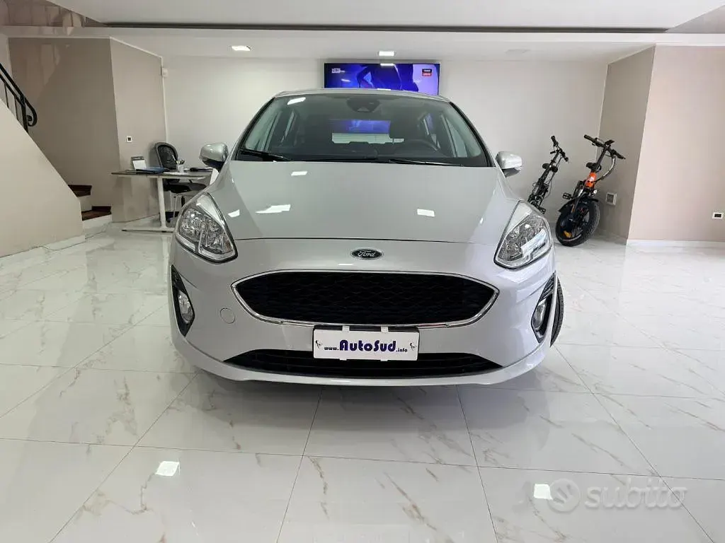 Usata Ford Fiesta Business Edition 86 CV (63 kW) 2020 Grigio Utilitaria