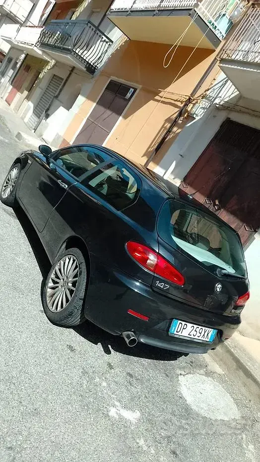Occasion Alfa Romeo 147 120 ch (88 kW) 2008 Noir Citadine