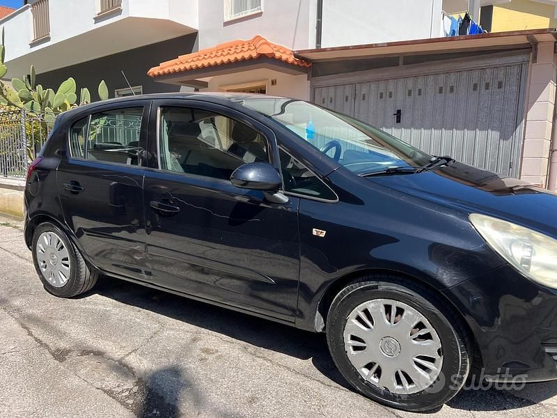 Usata Opel Corsa Cosmo 90 CV (66 kW) 2008 Nero Utilitaria