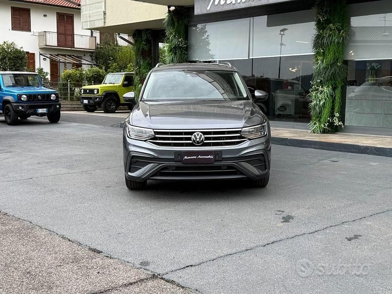 Usata VW Tiguan Allspace Elegance 150 CV (110 kW) 2023 Grigio SUV